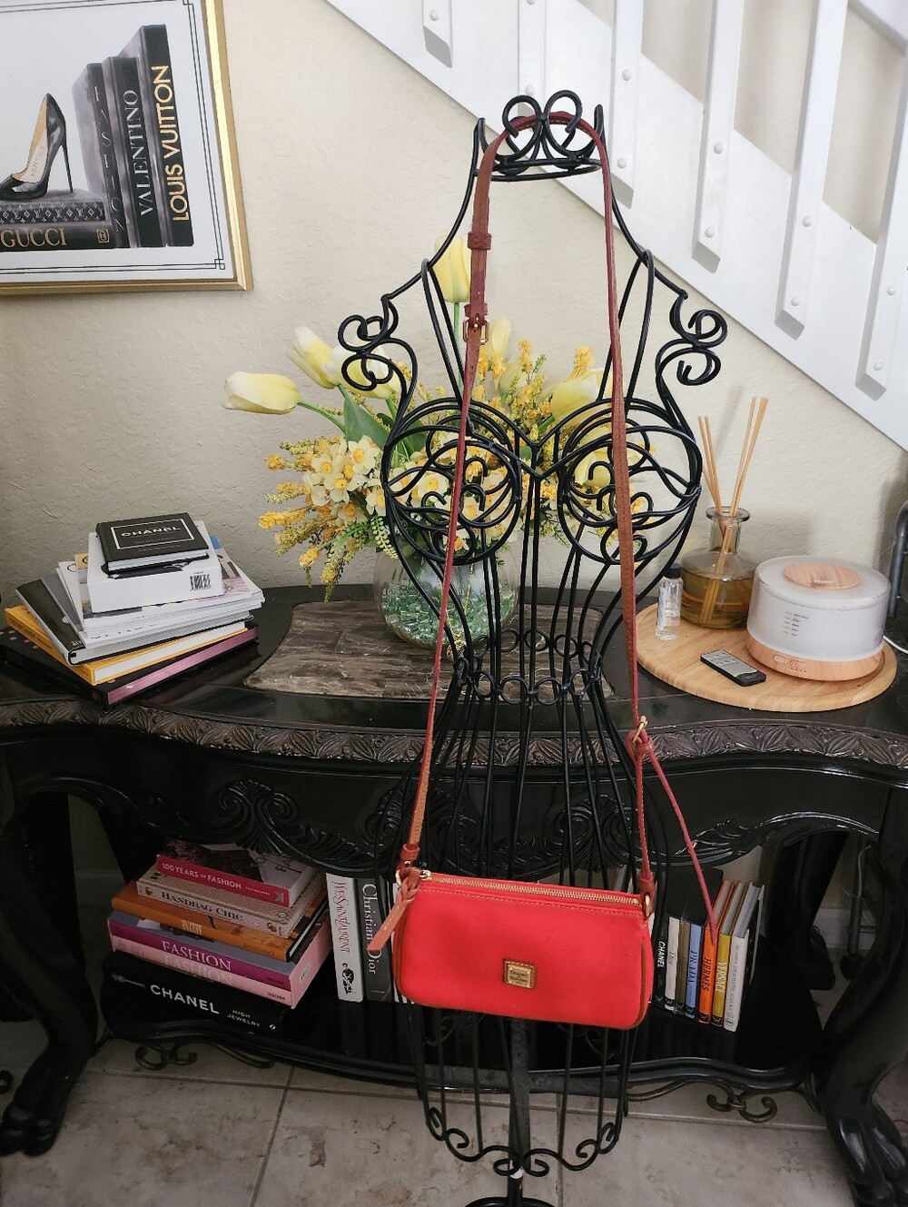 Dooney & Bourke pebbled leather Lexi crossbody bag - Picture 2 of 6